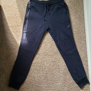 Men's nike tech fleece jogger.